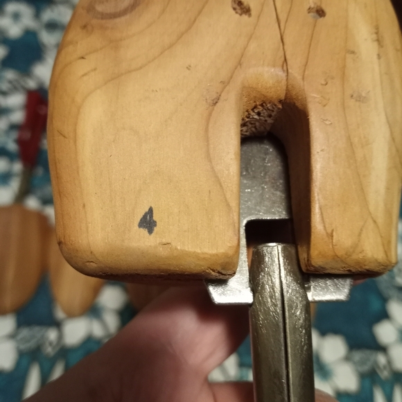 Florsheim Wooden Shoe trees size 4 - Picture 3 of 7